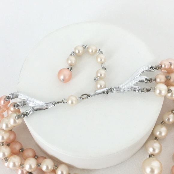 Vintage 60’s Signed Japan Faux Pearl 3 Strand Necklace Light Peach/Pink Retro - Picture 6 of 12